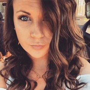 Meet your Posher, Justine